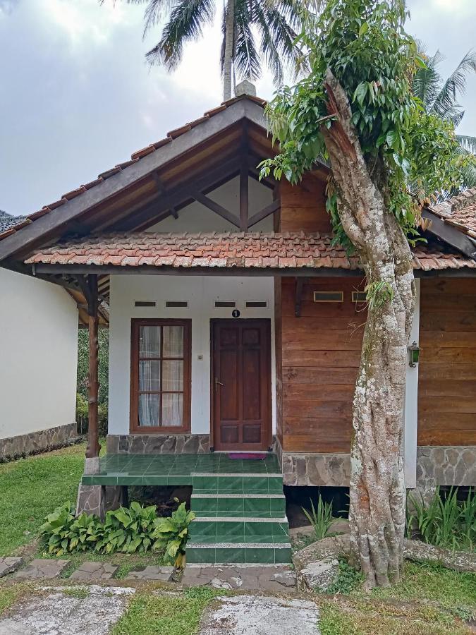 Rumah tetamu Desa Wisata Sari Bunihayu